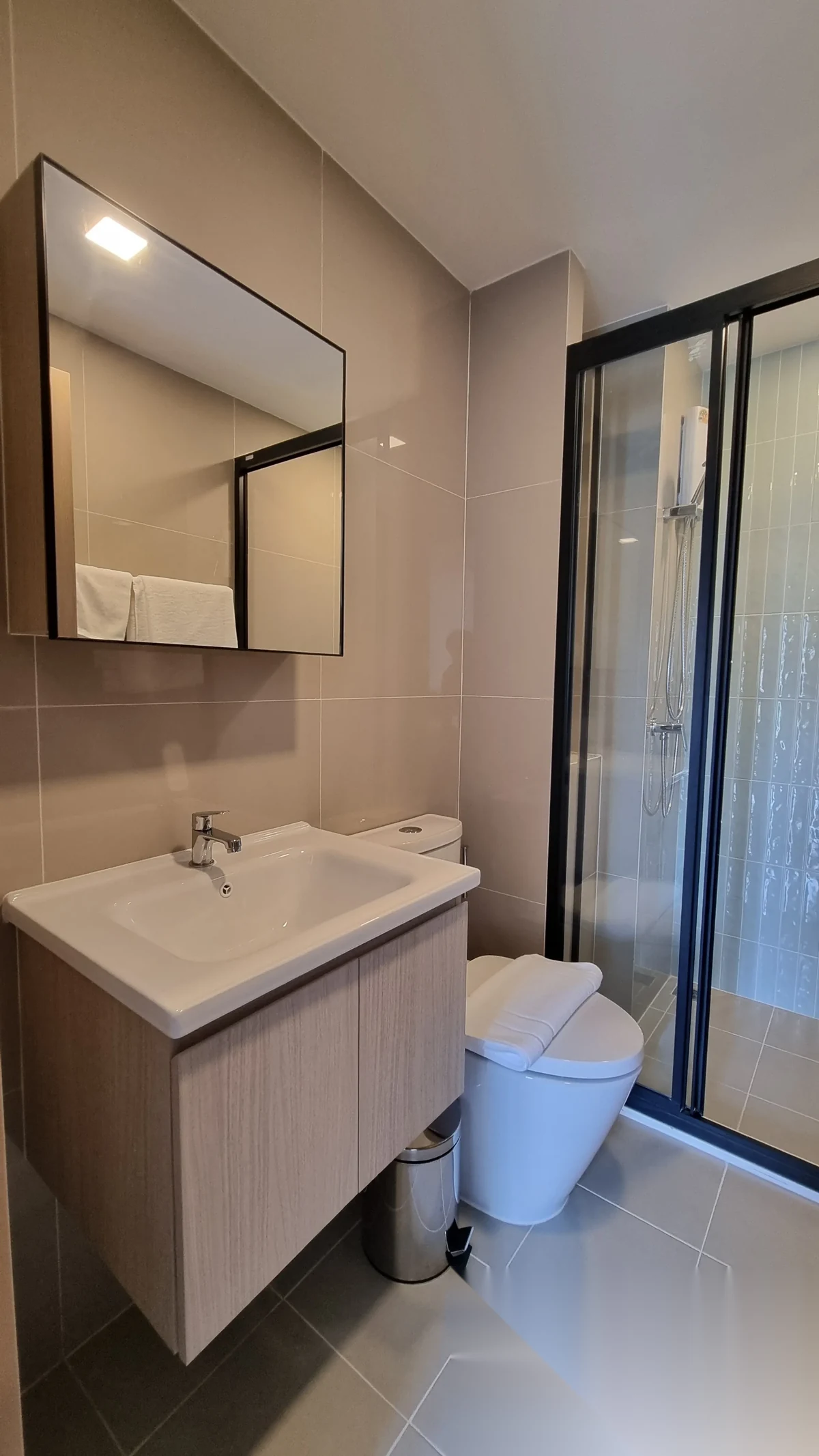 Апартаменты 1BR в ЖК THE BASE Bukit · Вичит · Выход к бассейну — фото 8