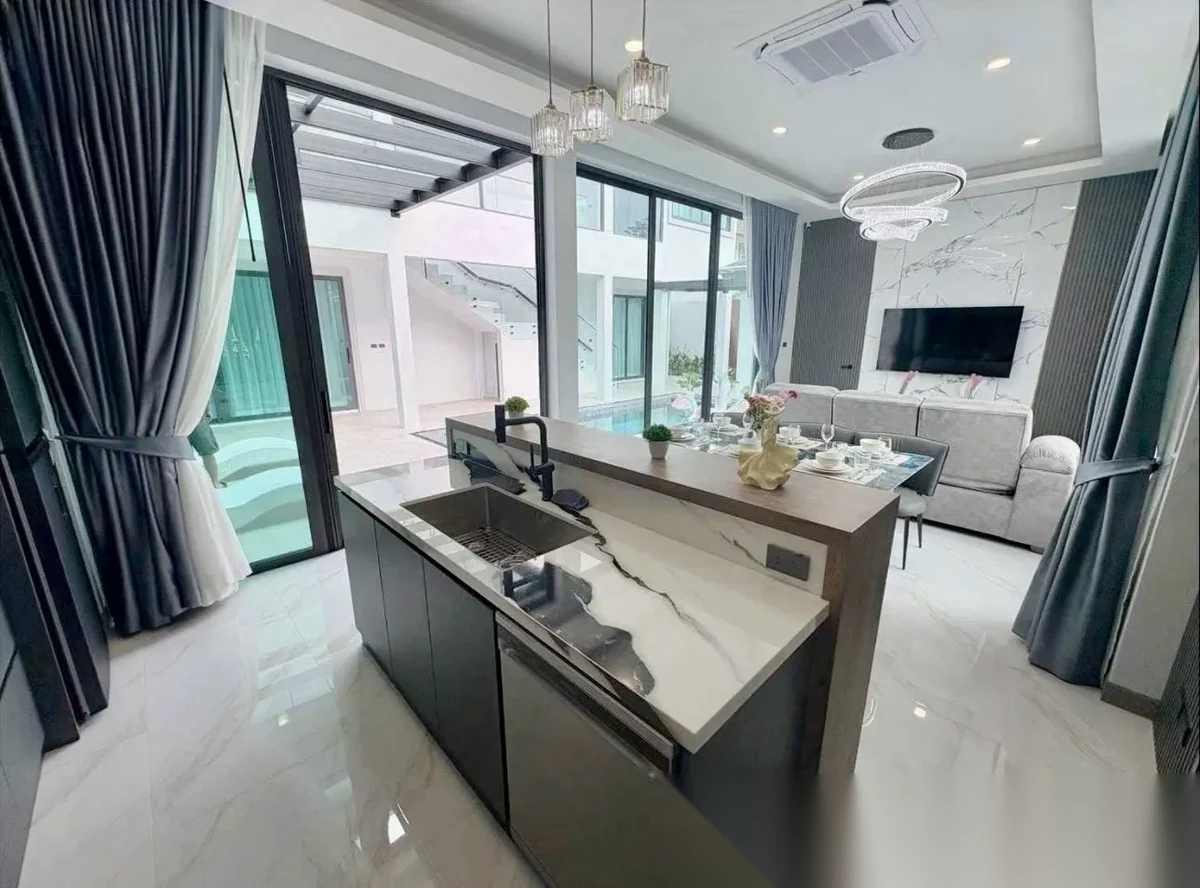 4 Bedroom Villa for rent · Chalong · Pool Access — photo 7