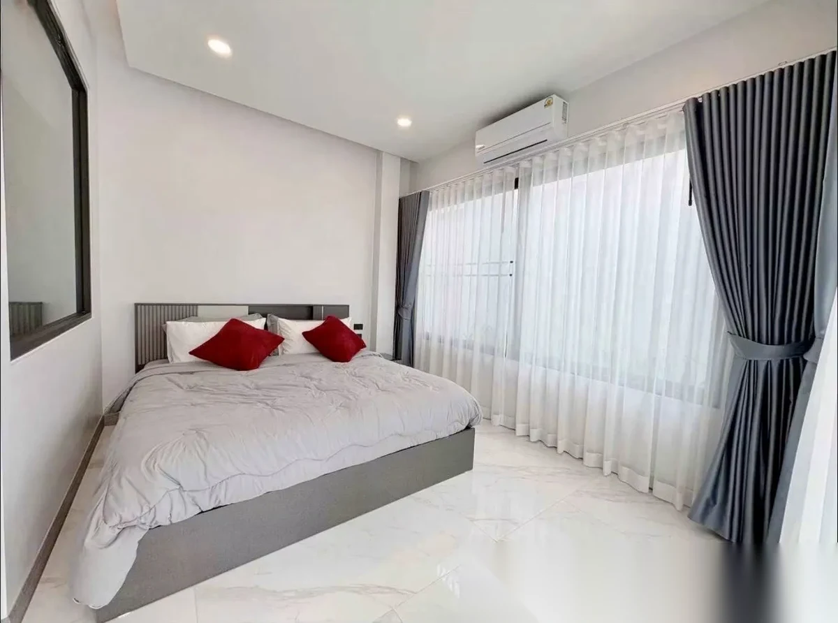 4 Bedroom Villa for rent · Chalong · Pool Access — photo 9