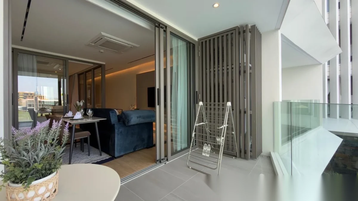 1 Bedroom Apartment for rent at The Aqua complex · Choeng Thale · Lake View — photo 3