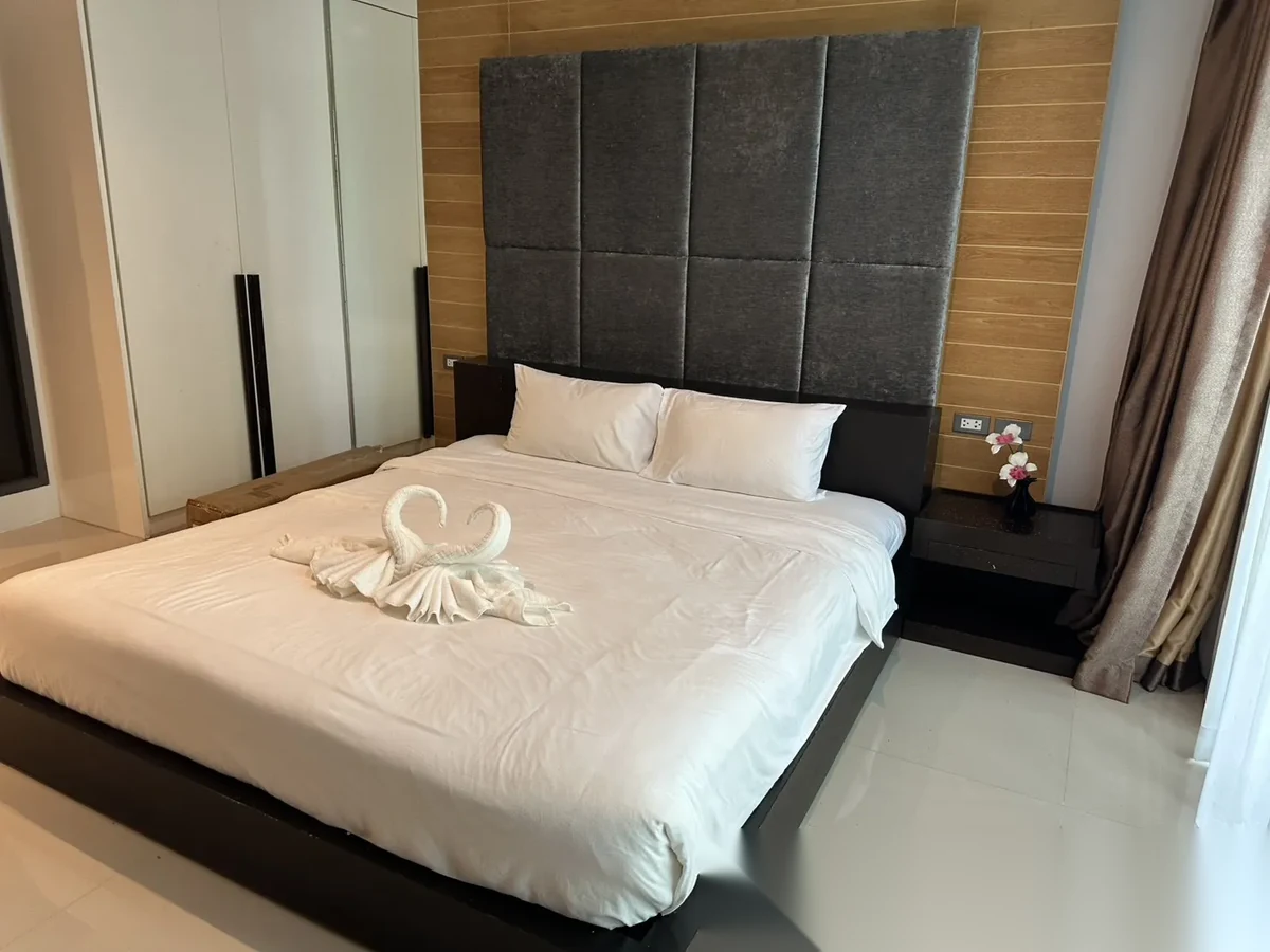 Studio Apartment for sale at The Emerald Terrace complex · Patong · Garden View — photo 8
