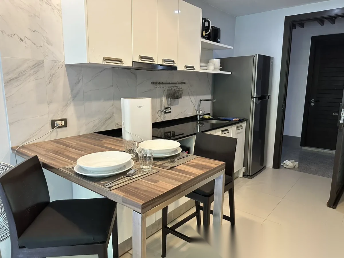 Studio Apartment for sale at The Emerald Terrace complex · Patong — photo 4