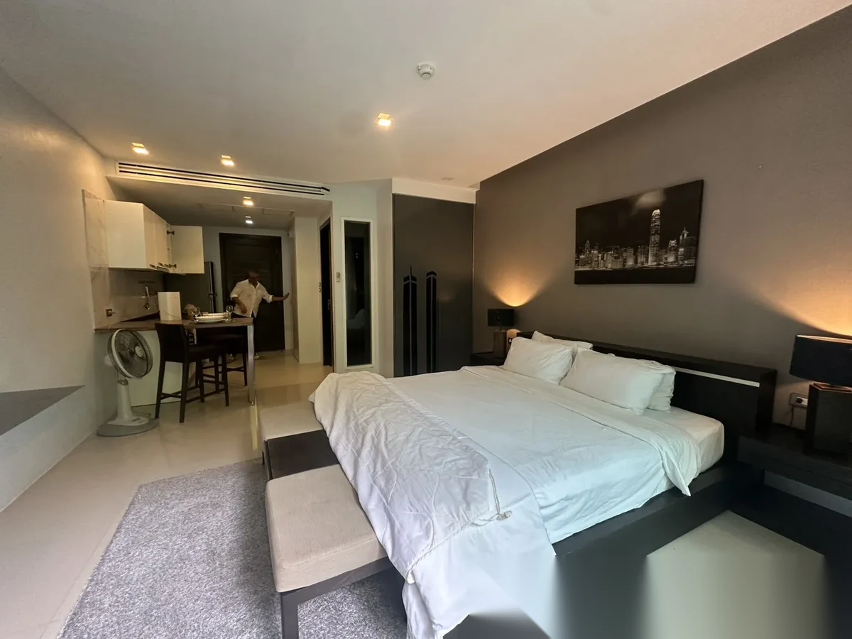Studio Apartment for sale at The Emerald Terrace complex · Patong — photo 15