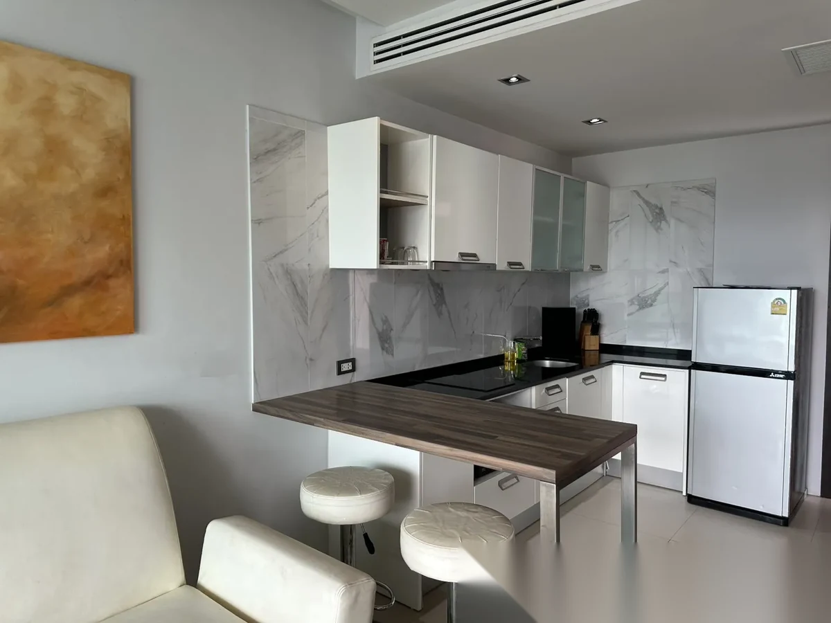 Апартаменты 1BR в ЖК The Emerald Terrace · Патонг · Частичный вид на море — фото 9