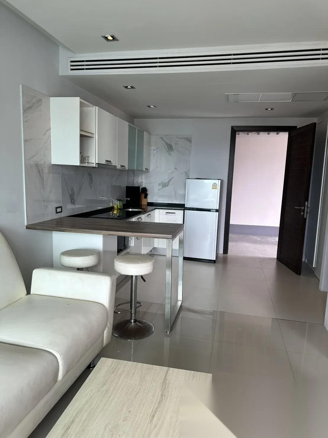 Апартаменты 1BR в ЖК The Emerald Terrace · Патонг · Частичный вид на море — фото 11