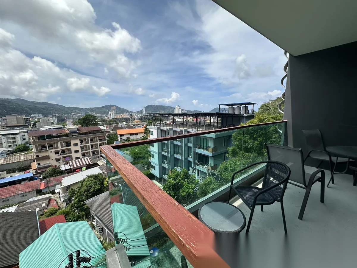 Апартаменты 1BR в ЖК The Emerald Terrace · Патонг · Частичный вид на море — фото 15
