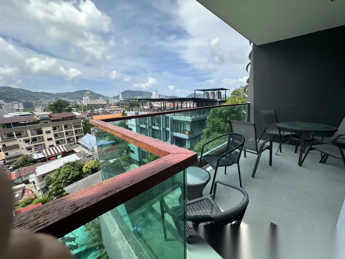 Апартаменты 1BR в ЖК The Emerald Terrace · Патонг · Частичный вид на море — фото 17