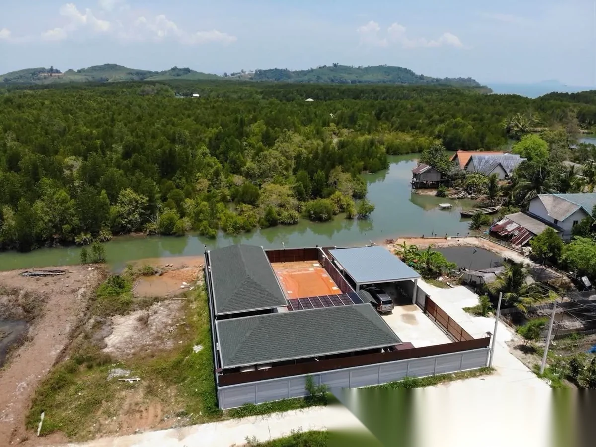 3 Bedroom Villa for rent at single-storey villa in Pakhlok, Thalang District, Phuket complex · Pa Khlok · Lake View — photo 2