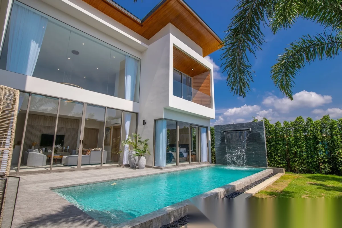 3 Bedroom Villa for sale at Zenithy Pool Villa complex · Si Sunthon · Pool View — photo 2
