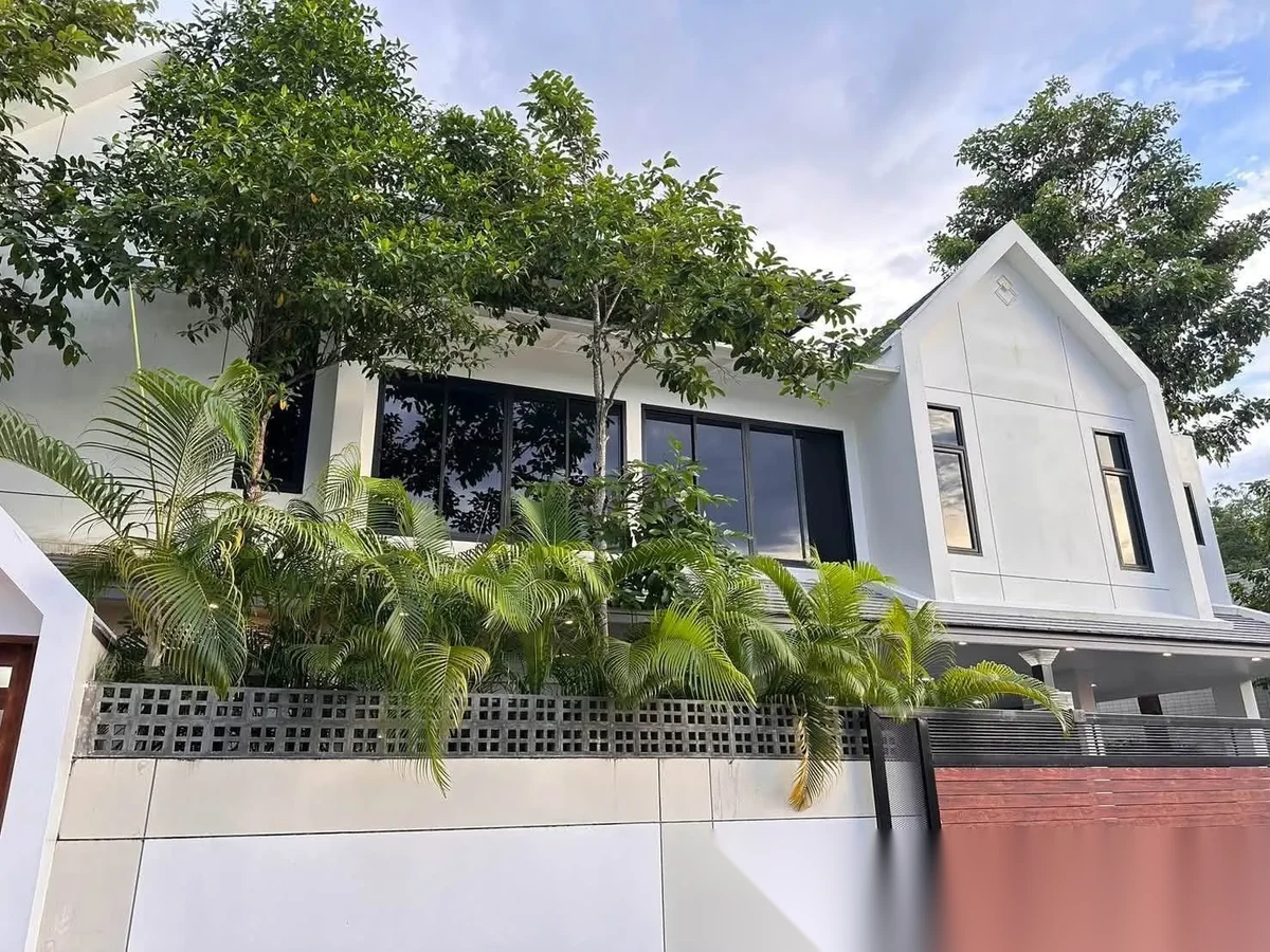 3 Bedroom Villa for rent · Thep Krasattri · Garden View — photo 3