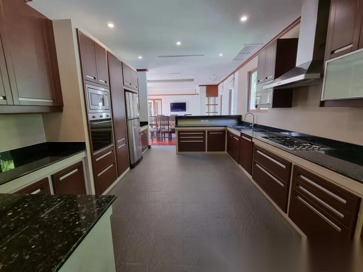 5 Bedroom Villa for rent at Sai Taan Villas complex · Choeng Thale — photo 10
