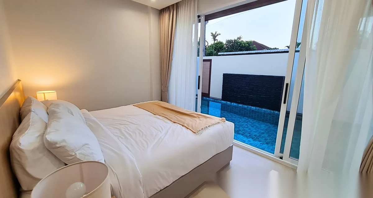 3 Bedroom Villa for sale · Pool Access — превью PDF