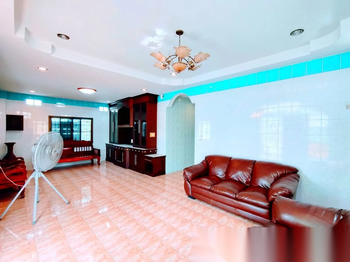 3 Bedroom House for sale — photo 2