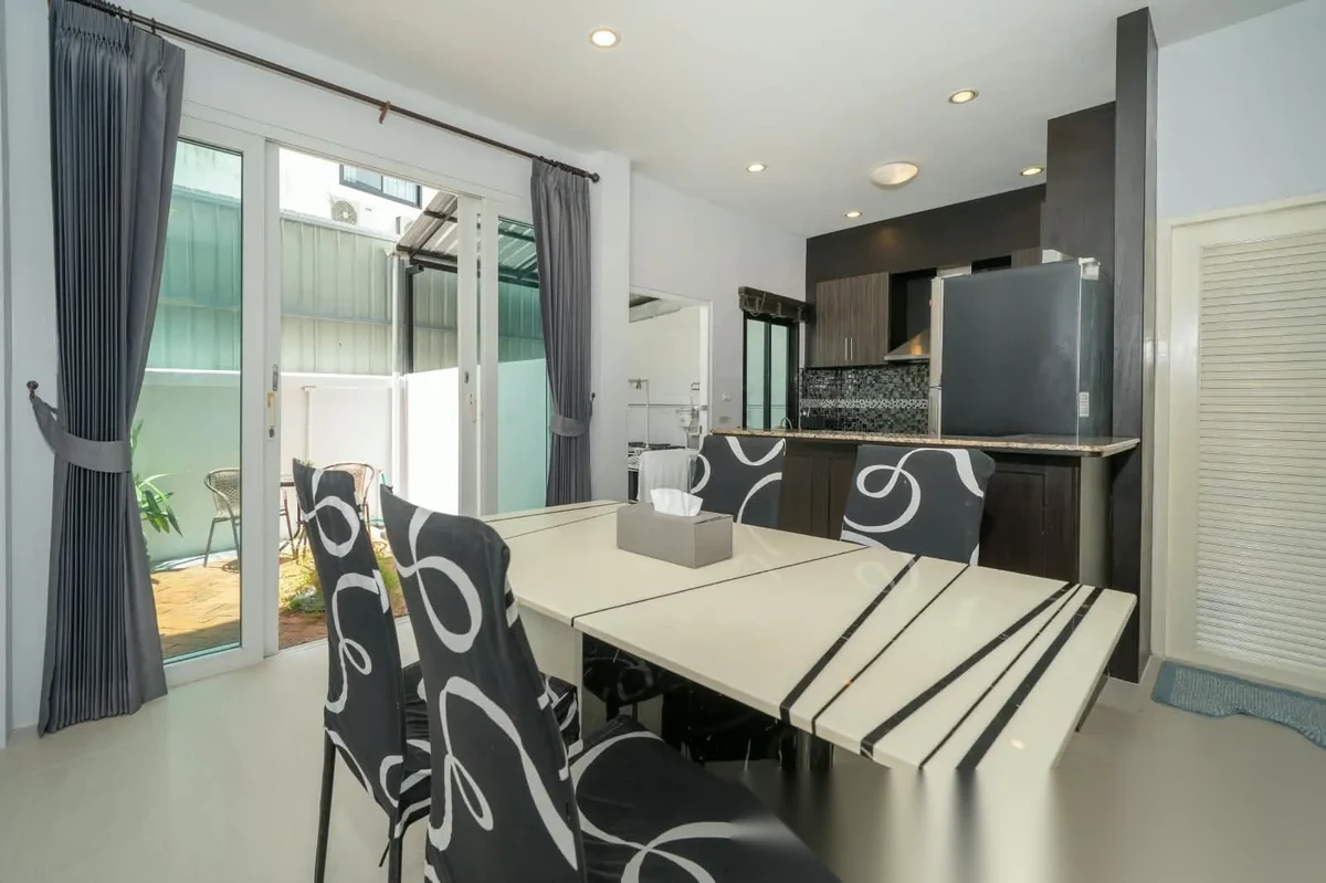 3 Bedroom House for rent at Garden Place Village complex · Thep Krasattri · Pool Access — photo 2