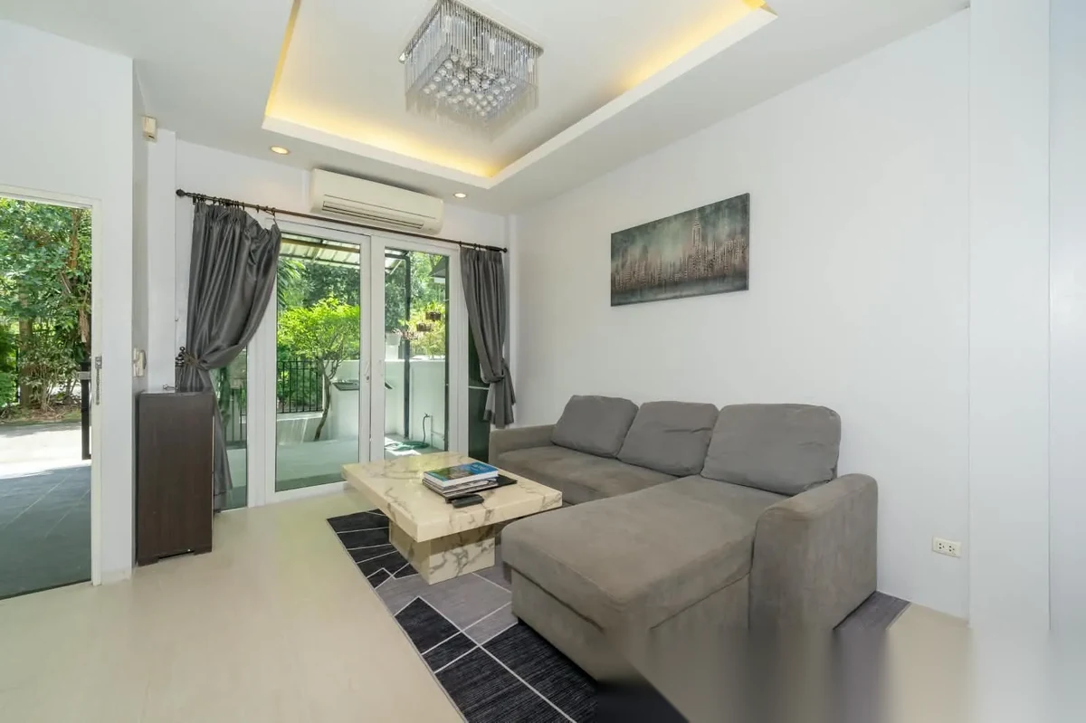 3 Bedroom House for rent at Garden Place Village complex · Thep Krasattri · Pool Access — photo 4