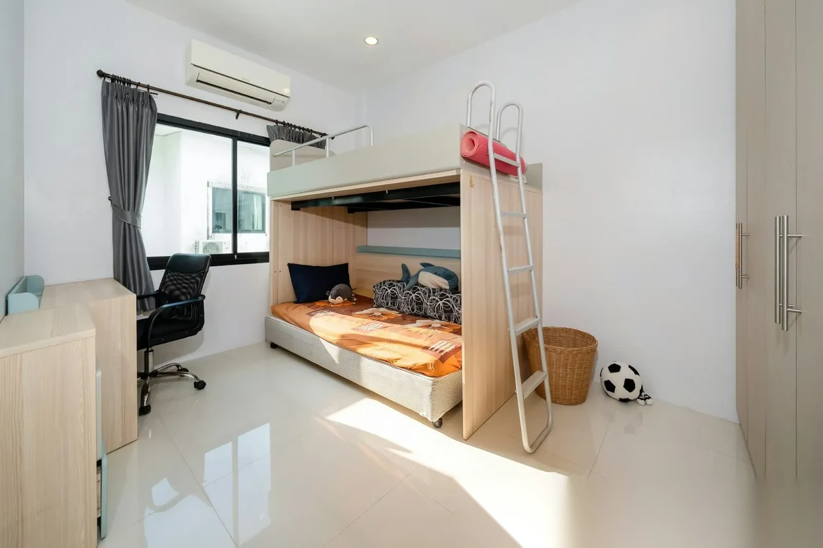 3 Bedroom House for rent at Garden Place Village complex · Thep Krasattri · Pool Access — photo 5