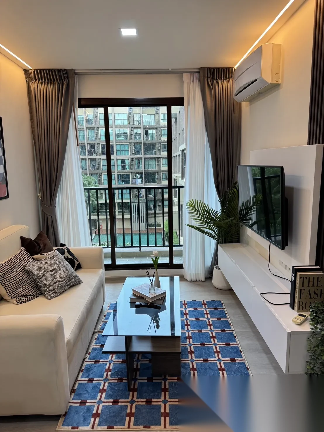1 Bedroom Apartment for sale at ZCAPE III complex · Wichit · Pool View — photo 2