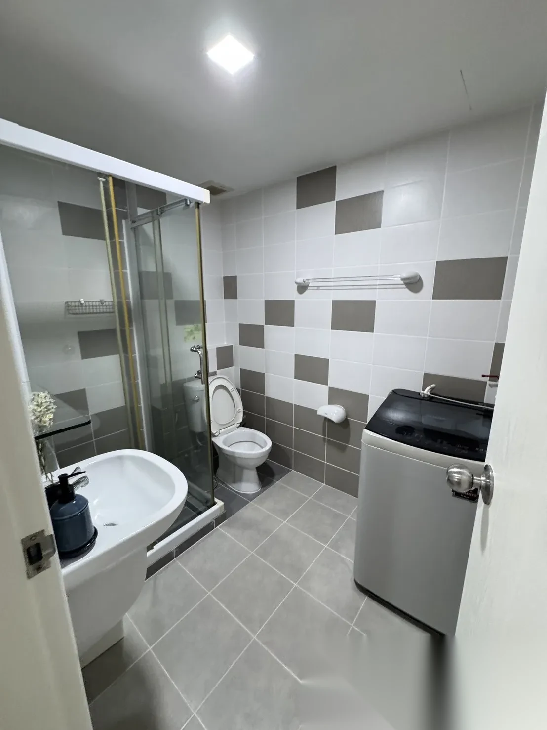 1 Bedroom Apartment for sale at ZCAPE III complex · Wichit · Pool View — photo 15