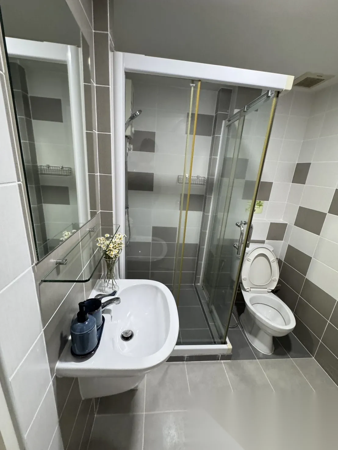 1 Bedroom Apartment for sale at ZCAPE III complex · Wichit · Pool View — photo 16