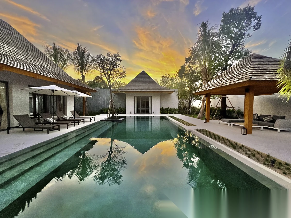 4 Bedroom Villa for sale at Anchan Tropicana complex · Thep Krasattri · Garden View — photo 3