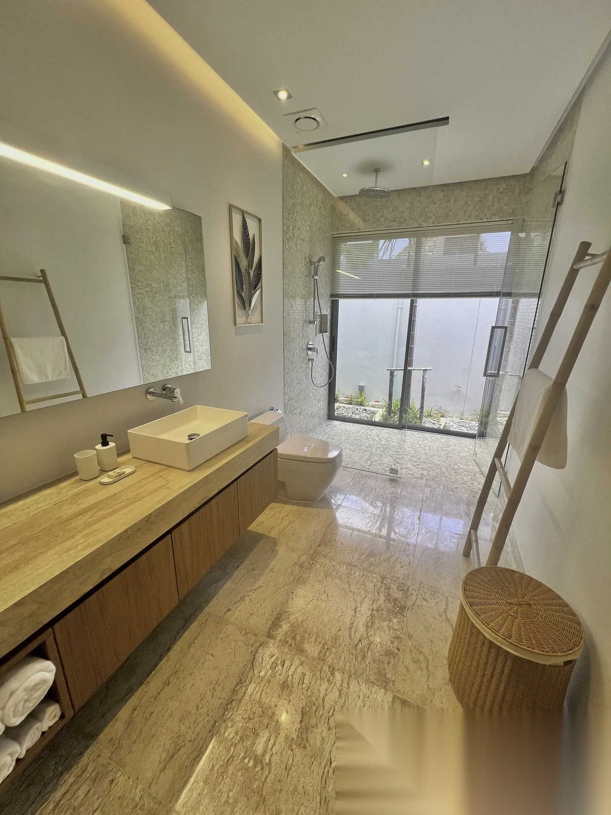 4 Bedroom Villa for sale at Anchan Tropicana complex · Thep Krasattri · Garden View — photo 8