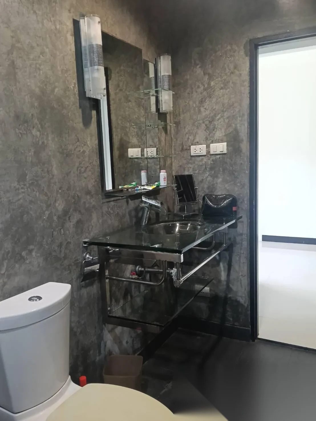 Дом 4BR в комплексе Baan Irawadi Kat-Ho · Кату · Вид в сад — фото 17