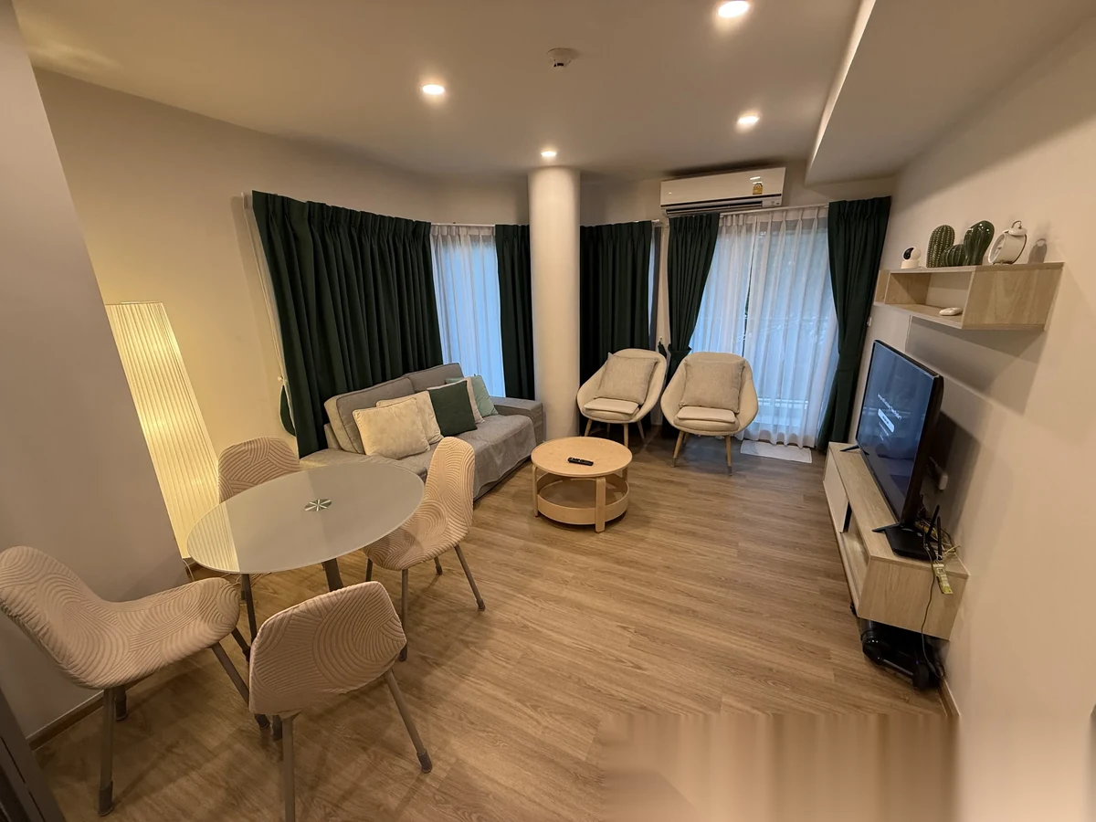 Апартаменты 2BR в ЖК Phyll Phuket by Central Pattana · Вичит · Вид на бассейн — фото 2