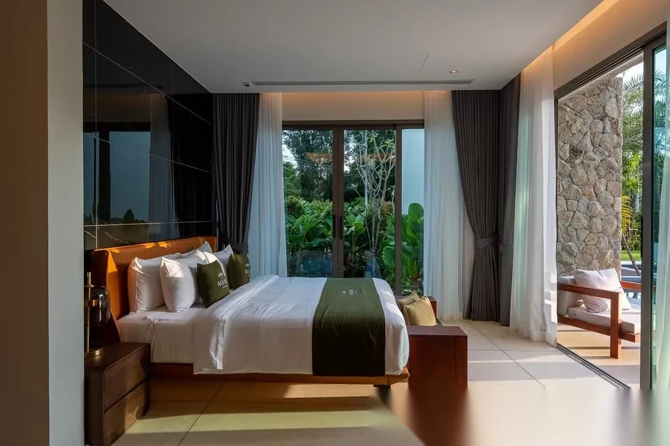 6 Bedroom Villa for rent at Unique Art-Filled Luxury Villa in Layan, Phuket Villa Mumu complex · Choeng Thale · Pool View — photo 9