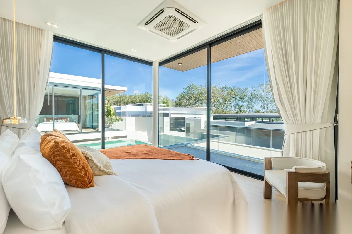 4 Bedroom Villa for rent at Amber Chamber complex · Si Sunthon · Pool View — photo 4