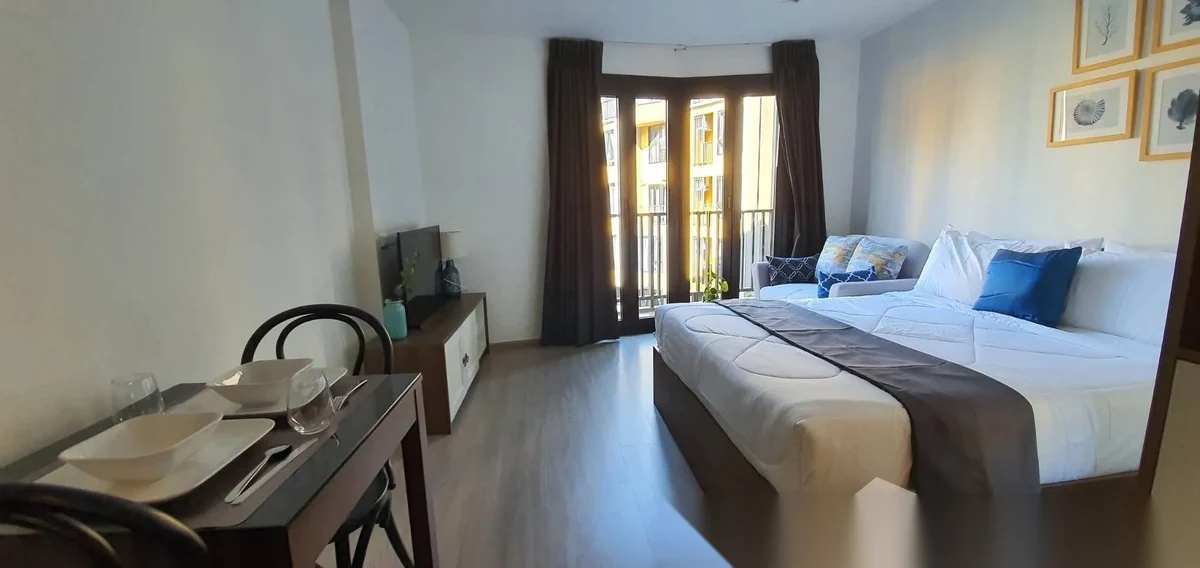 Апартаменты 1BR в ЖК THE BASE Central Phuket · Вичит · Вид на бассейн — фото 2