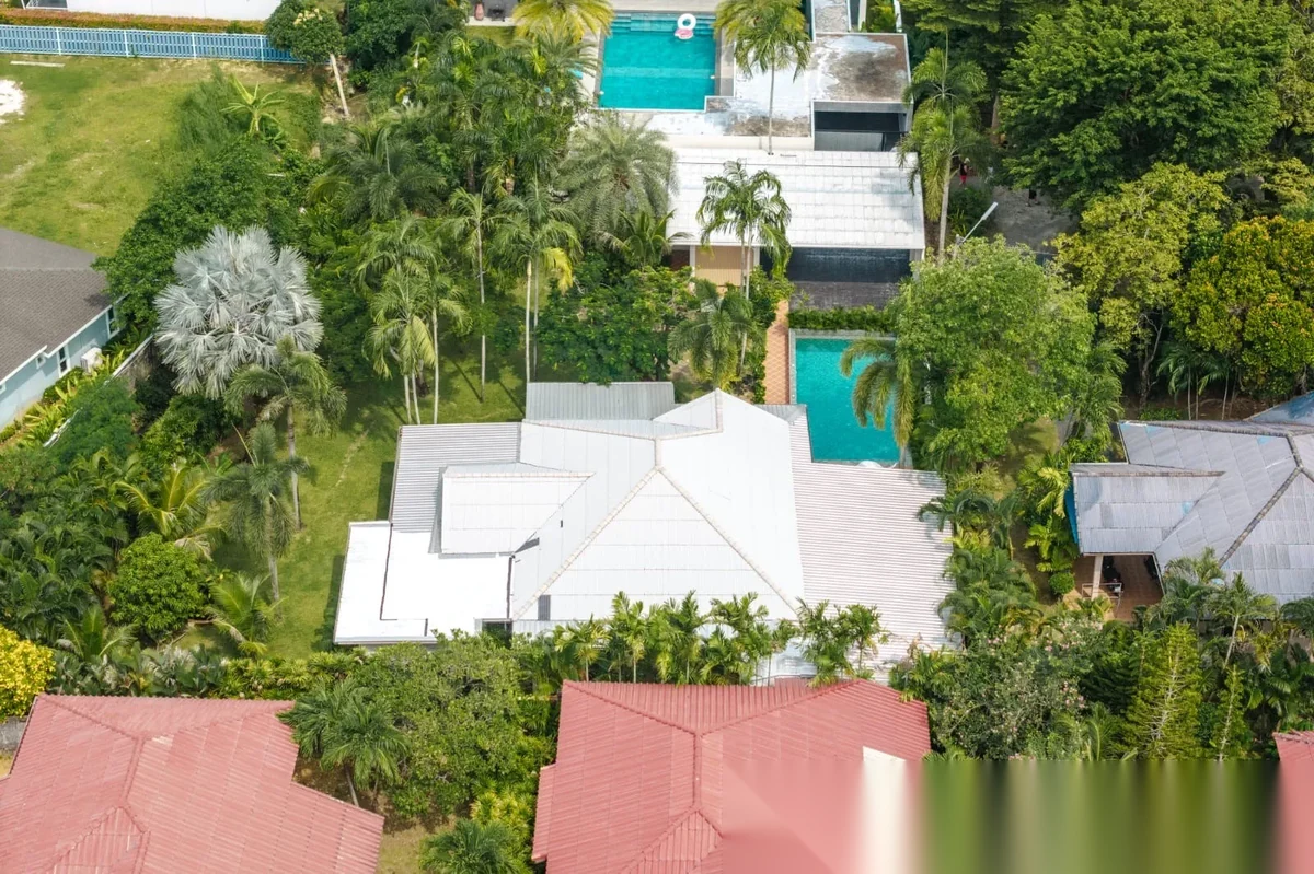 4 Bedroom Villa for rent at Renovated 3-Bedroom Private Pool Villa with Large Garden in complex · Rawai · Sea View — photo 2