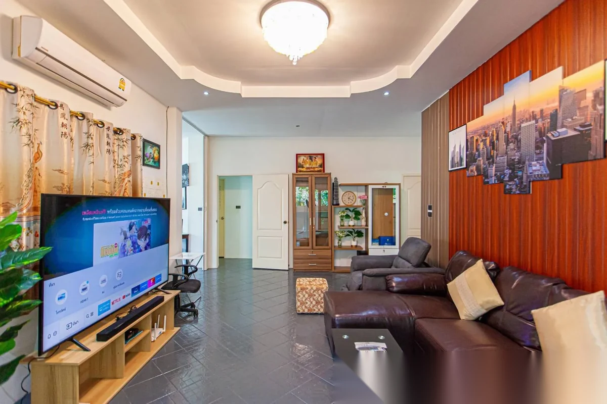 2 Bedroom House for rent at Baan Suan Neramit 3 complex · Si Sunthon · Garden View — photo 8