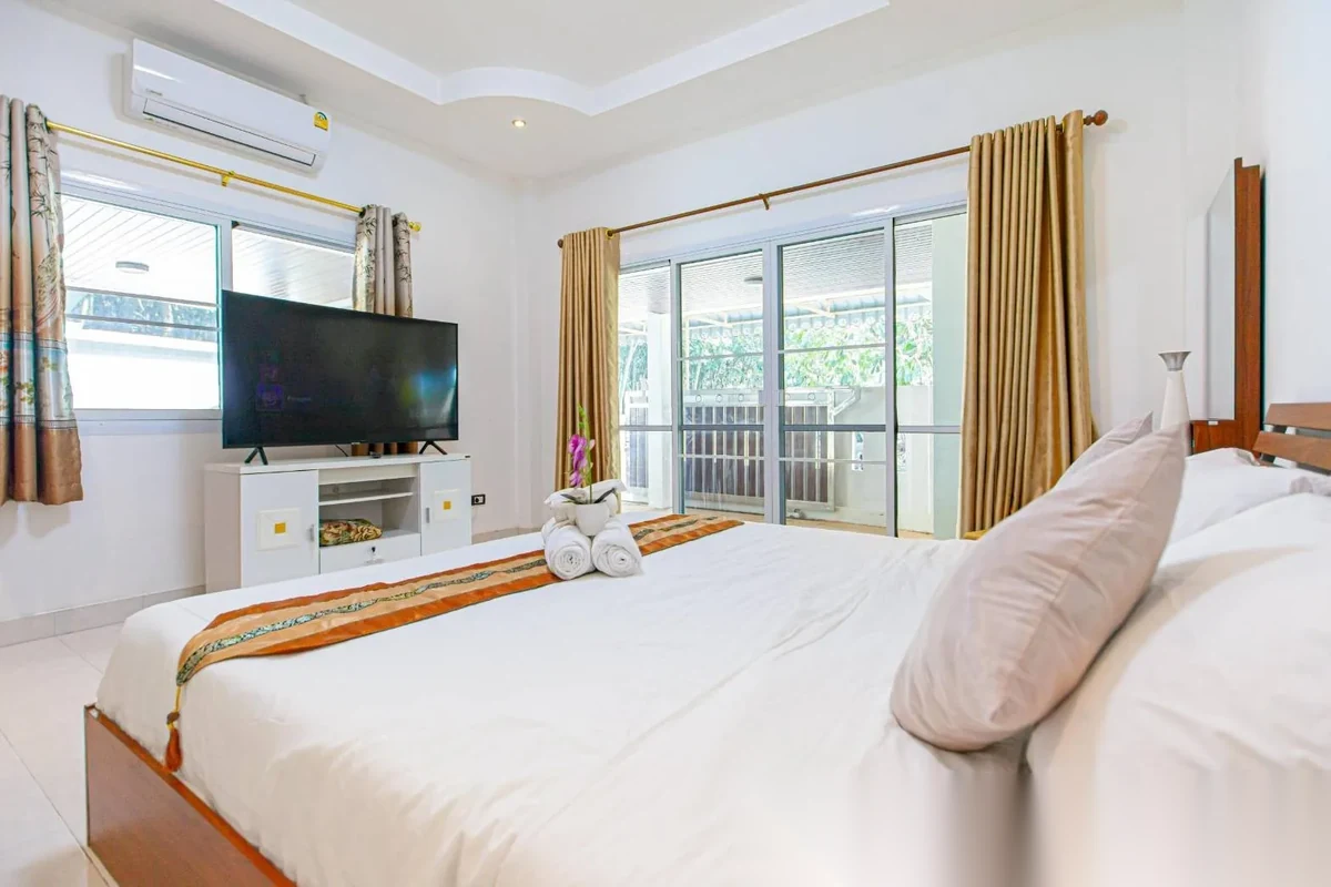 2 Bedroom House for rent at Baan Suan Neramit 3 complex · Si Sunthon · Garden View — photo 12