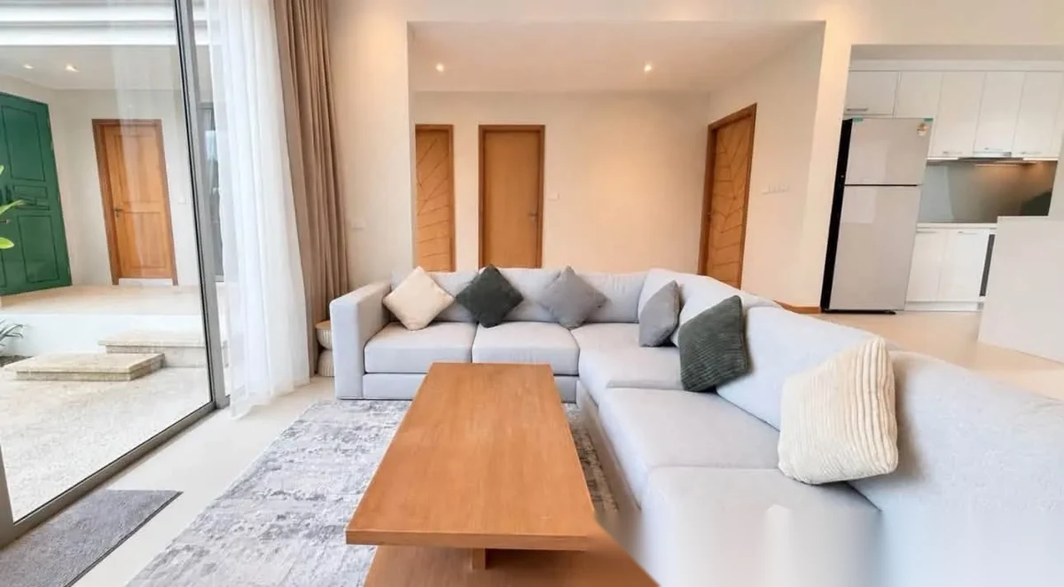 Вилла 3BR в комплексе Trichada Breeze · Чернг Тале / Bang Tao · Вид на бассейн — фото 8