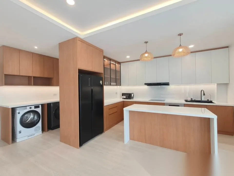 4 Bedroom Villa for rent at Baan Suan Neramit 5 complex · Si Sunthon · Pool View — photo 4