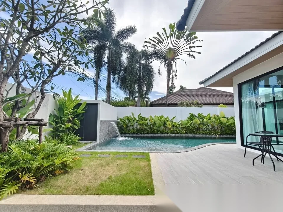 4 Bedroom Villa for rent at Baan Suan Neramit 5 complex · Si Sunthon · Pool View — photo 7