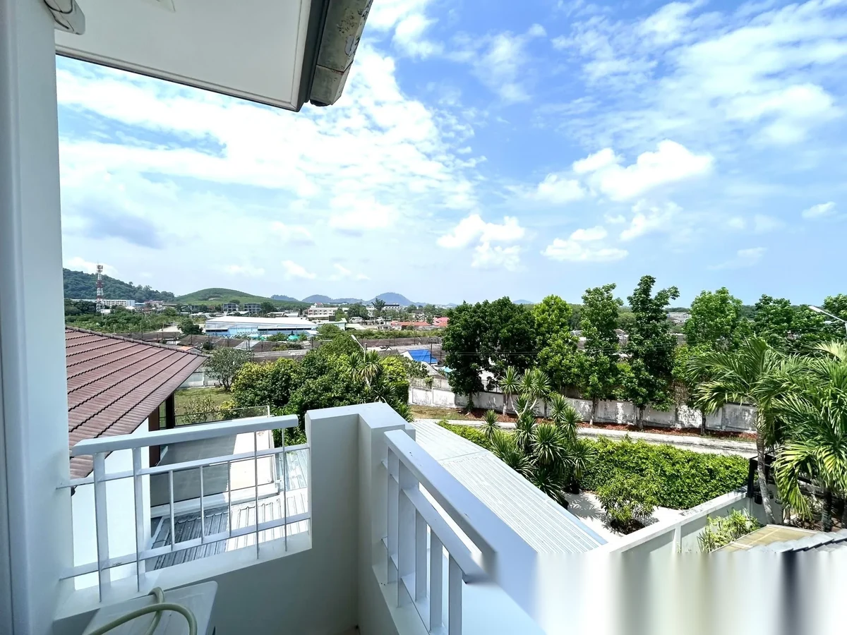 Дом 3BR в комплексе 88 Land and Houses Hillside Phuket · Чалонг · Вид в сад — фото 6