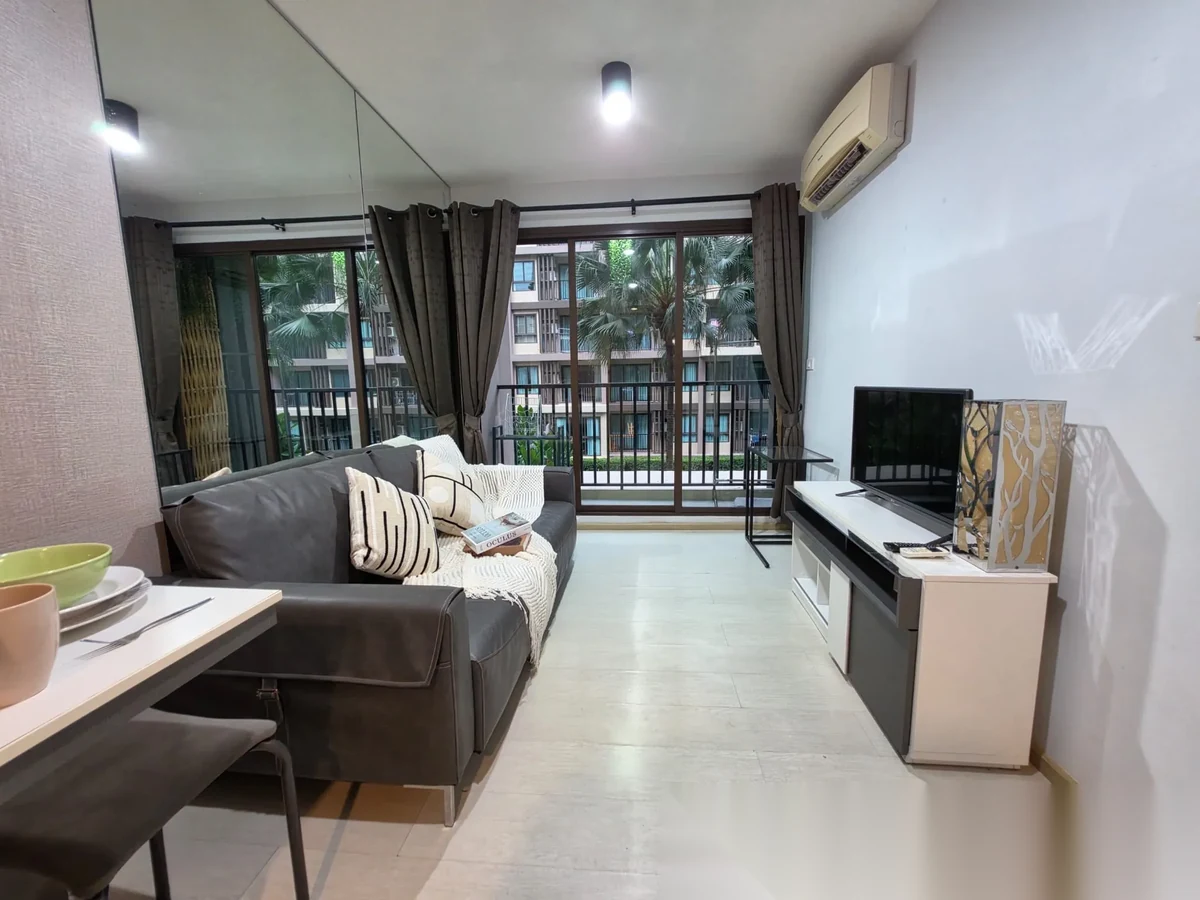 1 Bedroom Apartment for sale at ZCAPE III complex · Wichit · Pool View — photo 2