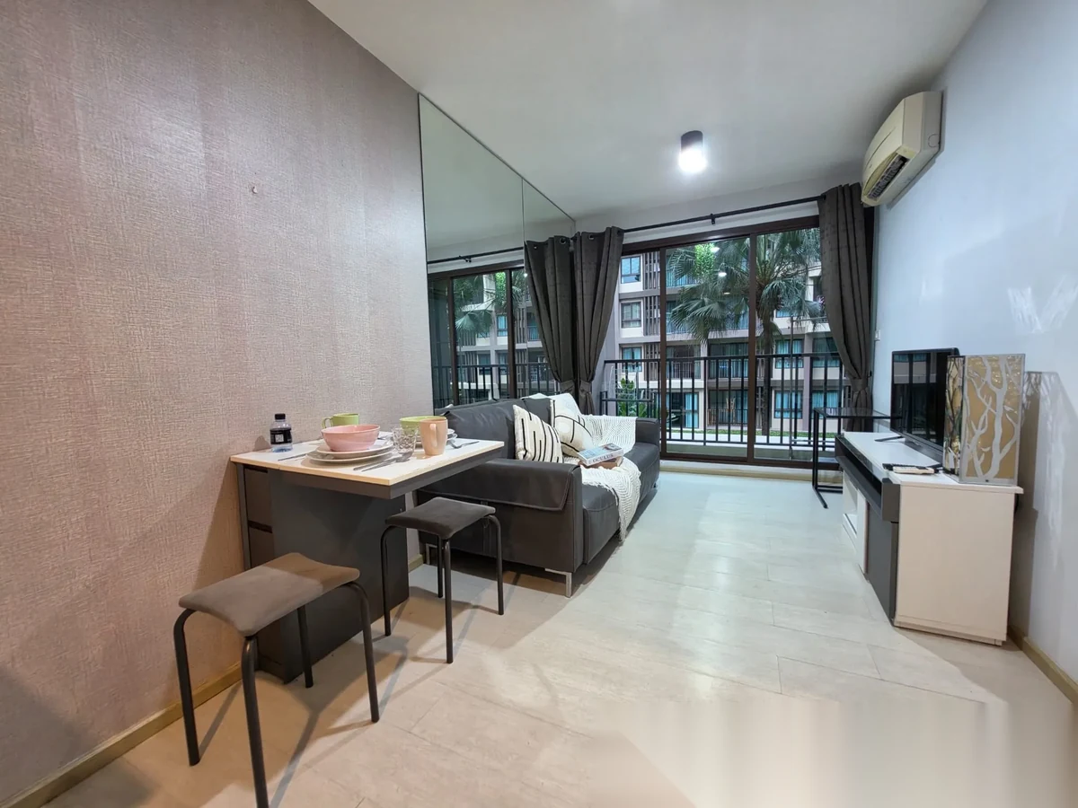 1 Bedroom Apartment for sale at ZCAPE III complex · Wichit · Pool View — photo 8