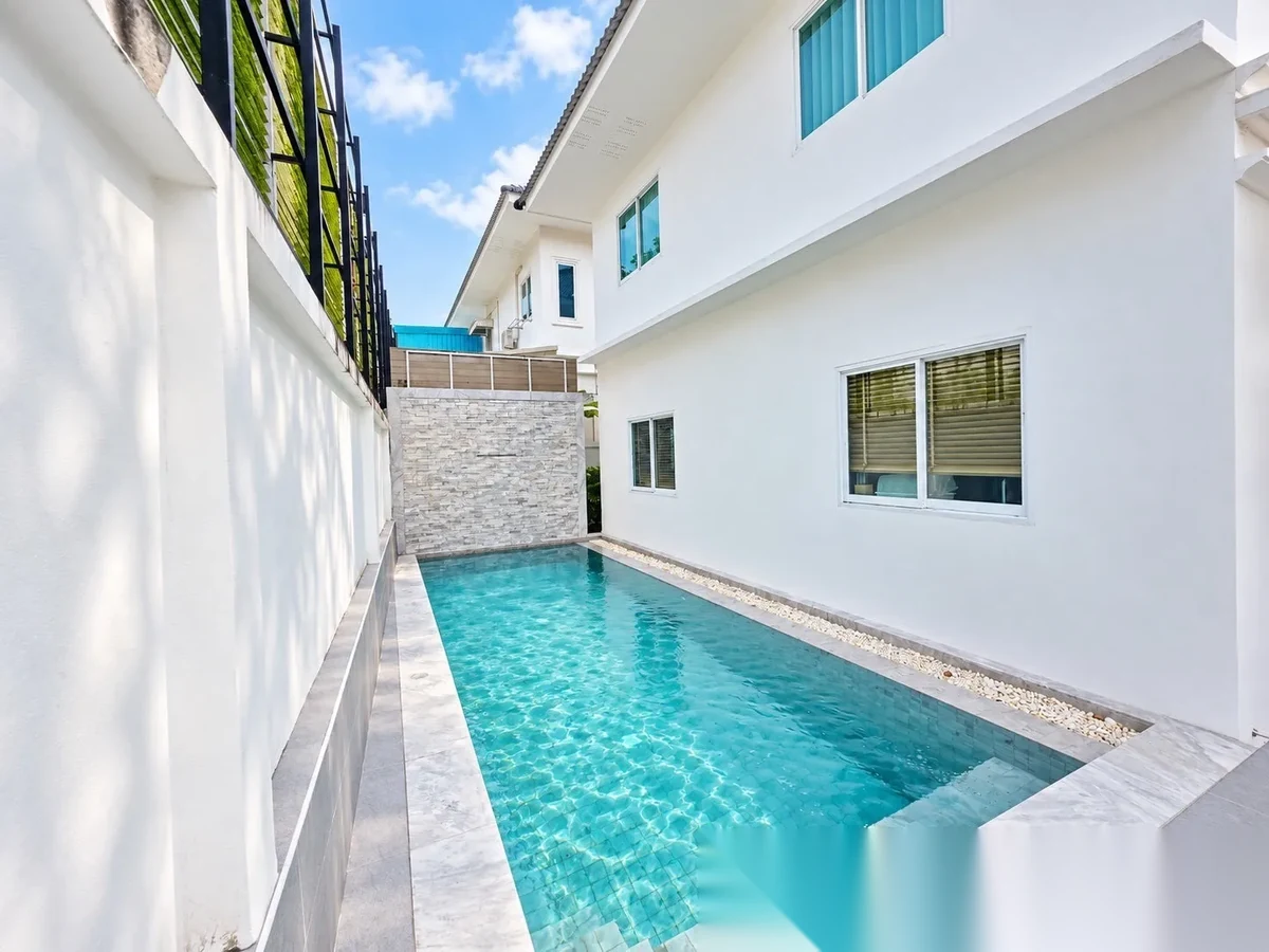 Дом 3BR в комплексе Chanakan Delight Kuku 3 · Пхукет-таун · Вид на бассейн — фото 2