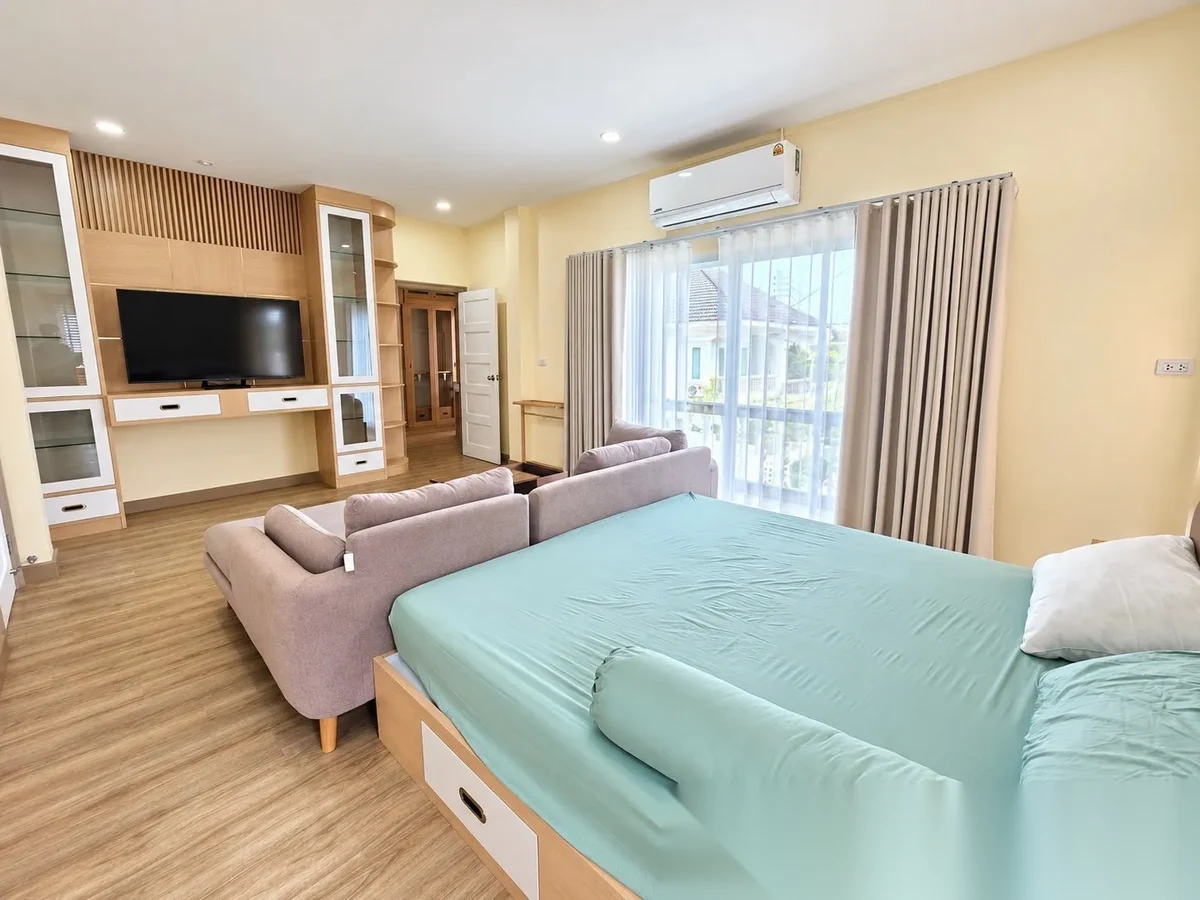 Дом 3BR в комплексе Chanakan Delight Kuku 3 · Пхукет-таун · Вид на бассейн — фото 5