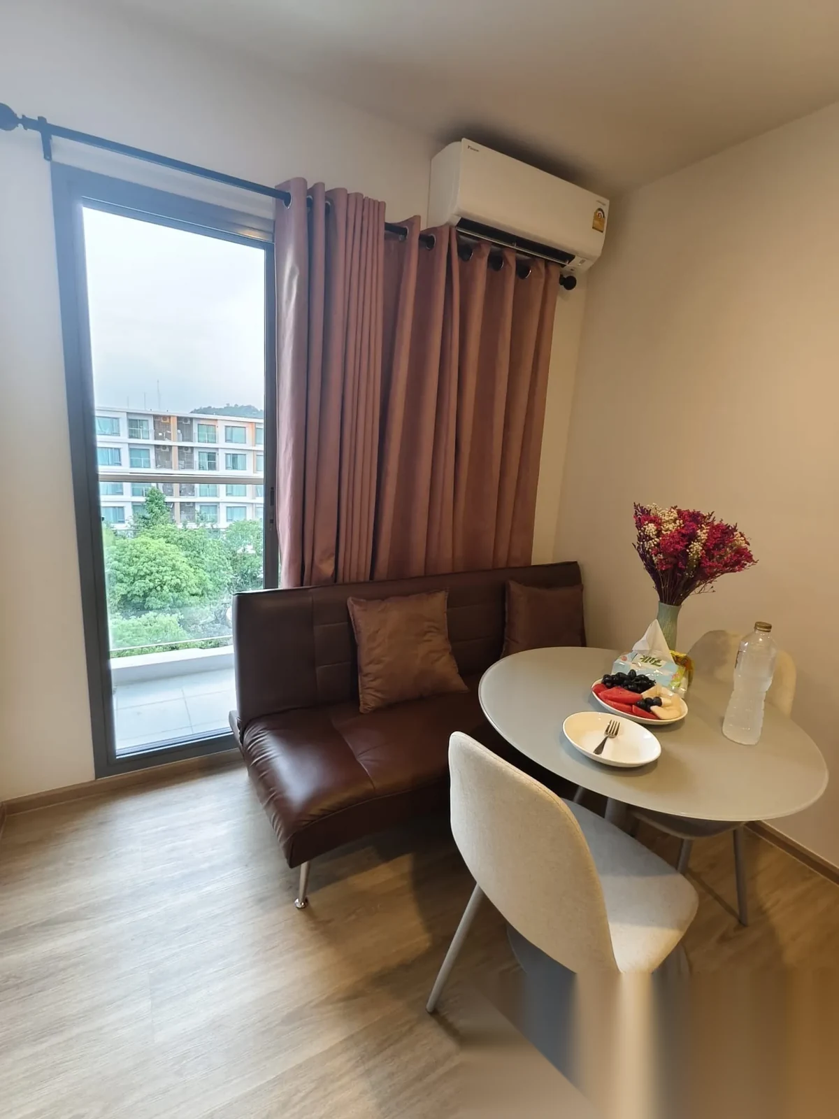 Апартаменты 1BR в ЖК Phyll Phuket by Central Pattana · Вичит · Вид на бассейн — фото 2