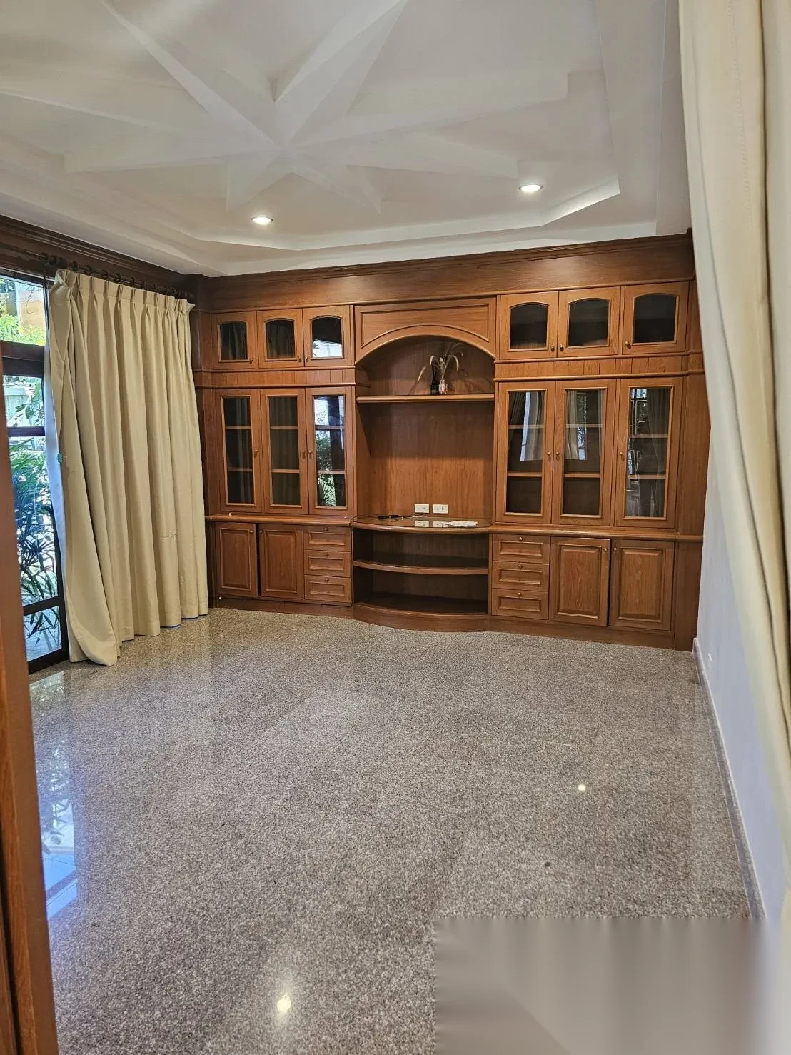 3 Bedroom House for rent at 3 bedrooms house with a spacious garden complex · Chalong · Garden View — photo 4