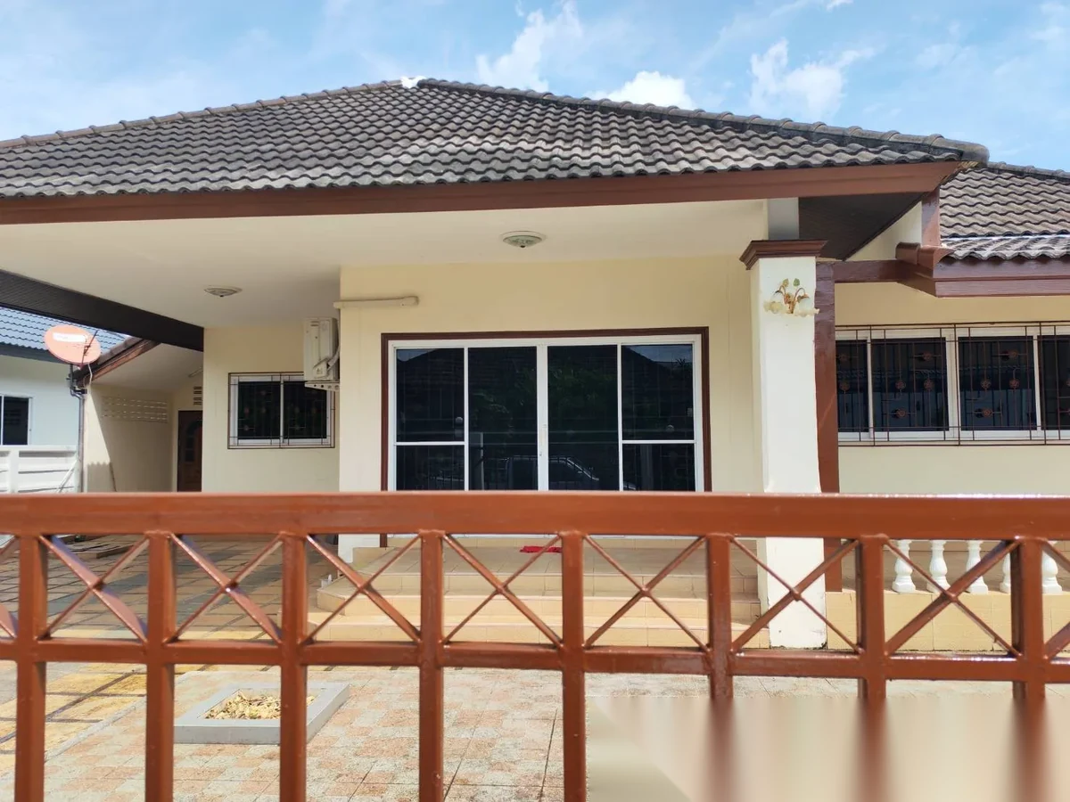 3 Bedroom House for rent at Baan Suan Yu Charoen 3 complex · Si Sunthon — photo 2