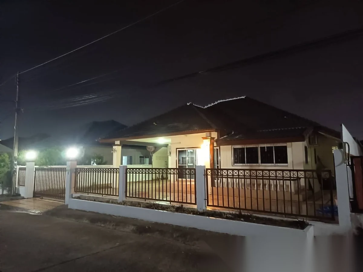 3 Bedroom House for rent at Baan Suan Yu Charoen 3 complex · Si Sunthon — photo 4
