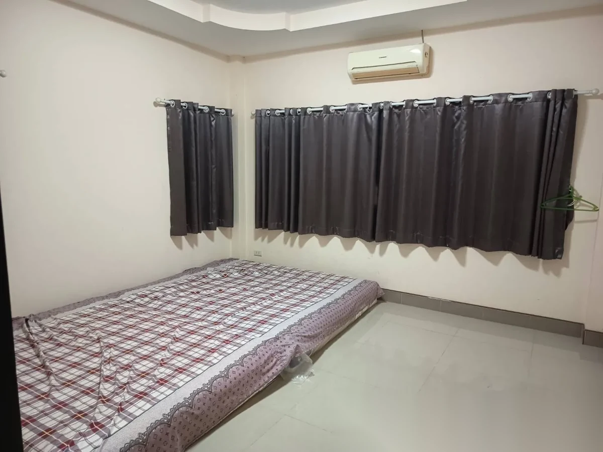 3 Bedroom House for rent at Baan Suan Yu Charoen 3 complex · Si Sunthon — photo 5