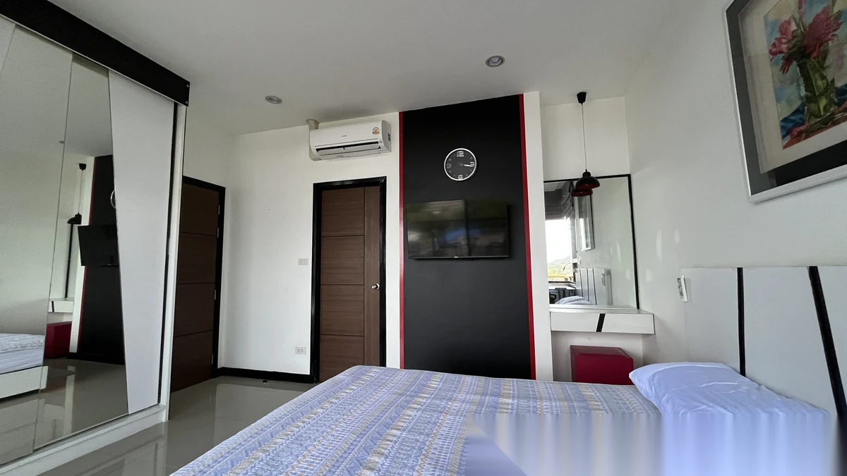 2 Bedroom Apartment for sale at Nai Harn Beach Condominium complex · Rawai — photo 9