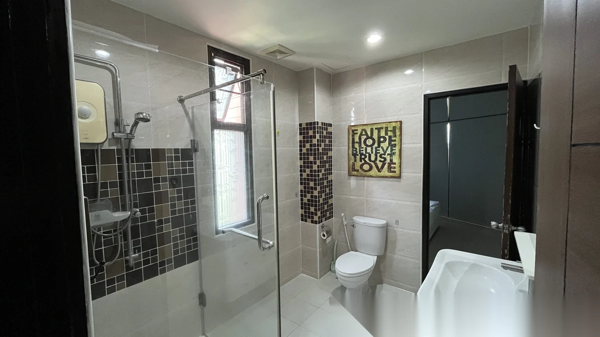 2 Bedroom Apartment for sale at Nai Harn Beach Condominium complex · Rawai — photo 12