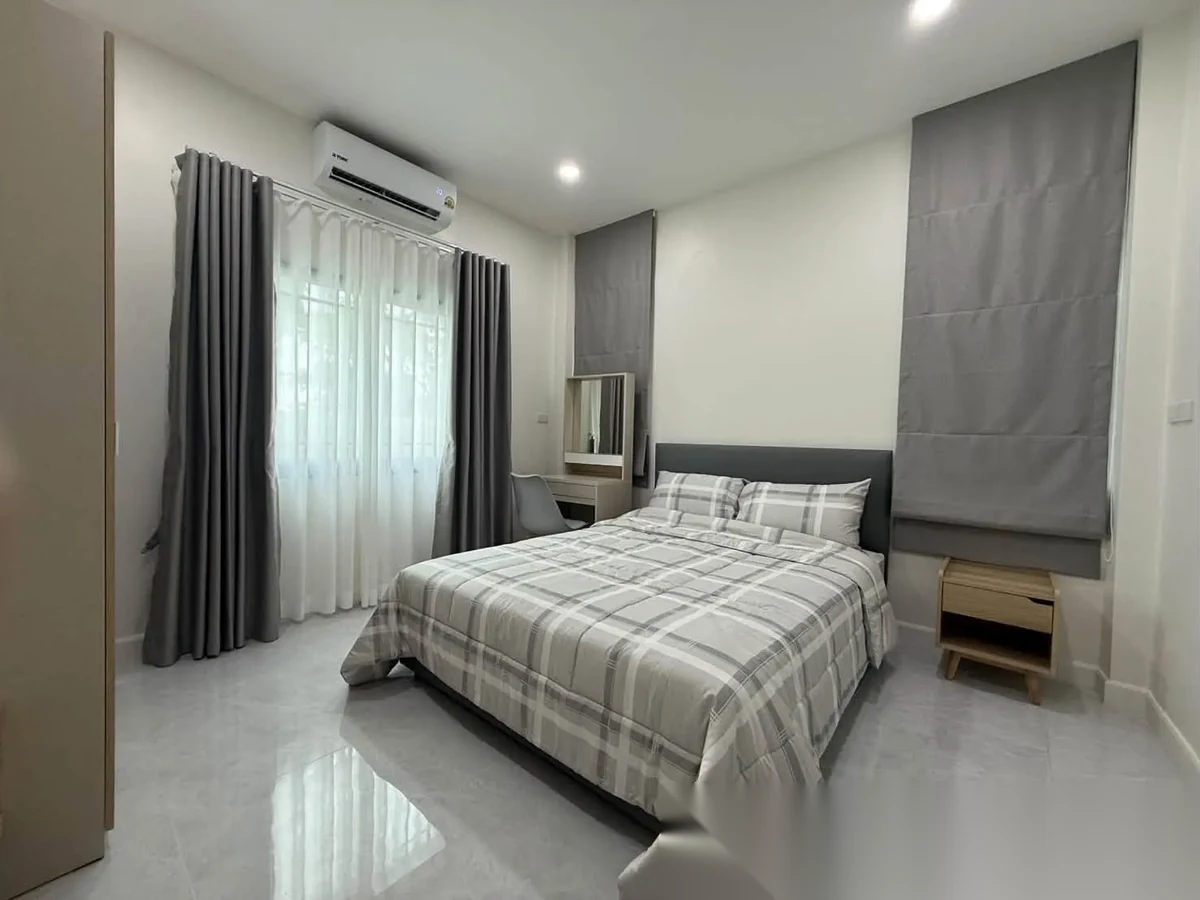 3 Bedroom House for rent at 3 Bedrooms House in a Great Location Pa Khlong Chiph complex · Thep Krasattri · Garden View — photo 5
