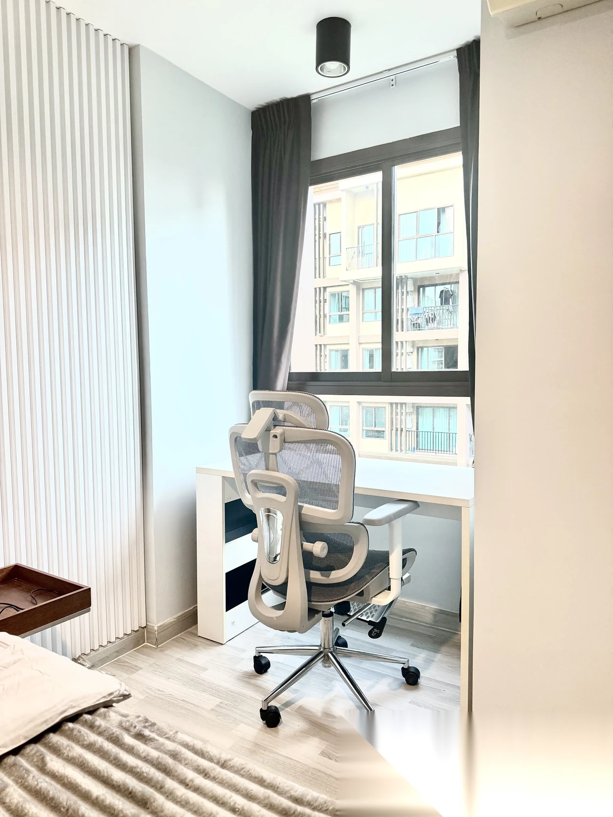 Апартаменты 1BR в ЖК ZCAPE III · Вичит · Вид на бассейн — фото 8